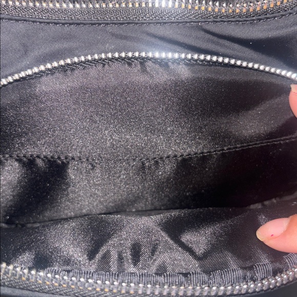 Lululemon Crossbody Bag 2L - Picture 6 of 8